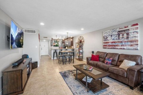 Condo in Lake Worth, Florida, 2 bedrooms  № 1210438 - photo 11