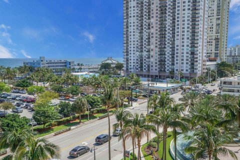 Condominio en venta en Pompano Beach, Florida, 2 dormitorios, 195.84 m2 № 1050120 - foto 13