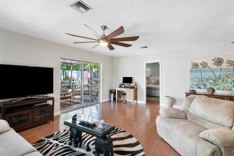House in Pompano Beach, Florida 2 bedrooms, 155.8 sq.m. № 1050165 - photo 23