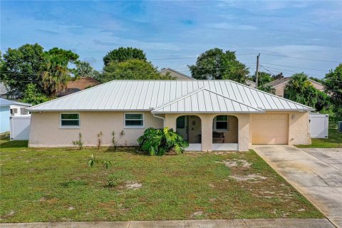 Villa ou maison à vendre à Merrit Island, Floride: 3 chambres, 116.13 m2 № 1353675 - photo 2