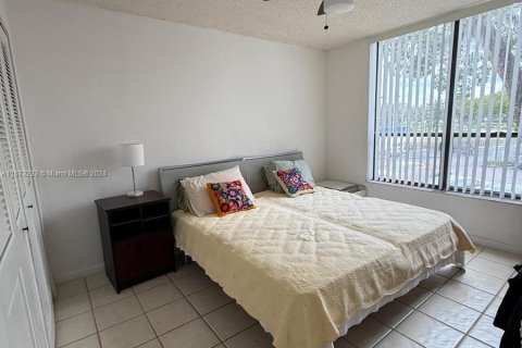 Condominio en venta en Tamarac, Florida, 2 dormitorios, 96.62 m2 № 1398422 - foto 18