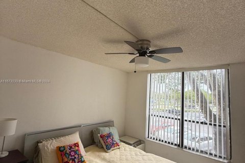 Copropriété à vendre à Tamarac, Floride: 2 chambres, 96.62 m2 № 1398422 - photo 21