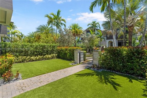 Villa ou maison à vendre à Doral, Floride: 4 chambres, 203.55 m2 № 1021540 - photo 4