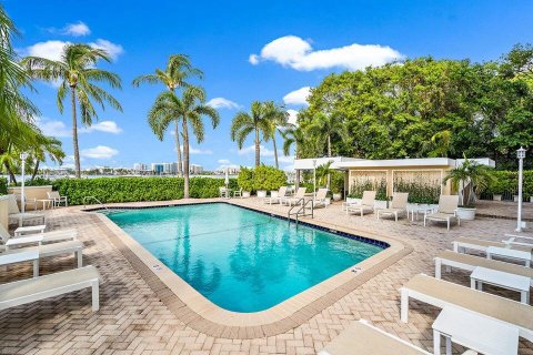 Condo in Palm Beach, Florida, 1 bedroom  № 1080605 - photo 10