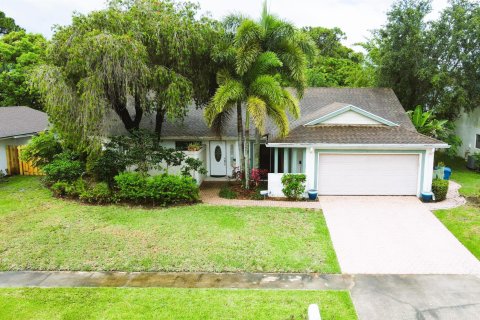 House in Royal Palm Beach, Florida 3 bedrooms, 167.41 sq.m. № 1225794 - photo 3