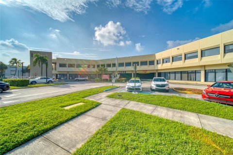 Propiedad comercial en venta en North Miami Beach, Florida № 1332652 - foto 19