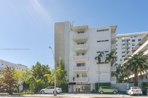 Condominio en venta en Miami Beach, Florida, 1 dormitorio, 61.97 m2 № 1332619 - foto 10