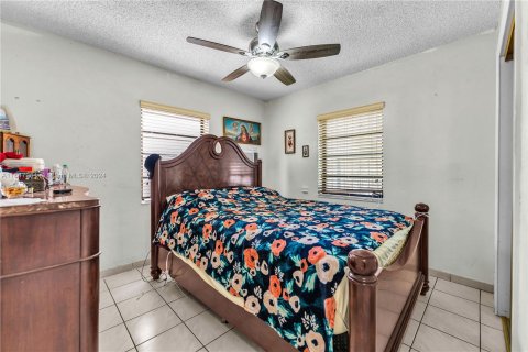 Villa ou maison à vendre à Hialeah, Floride: 2 chambres, 85.47 m2 № 1330986 - photo 13