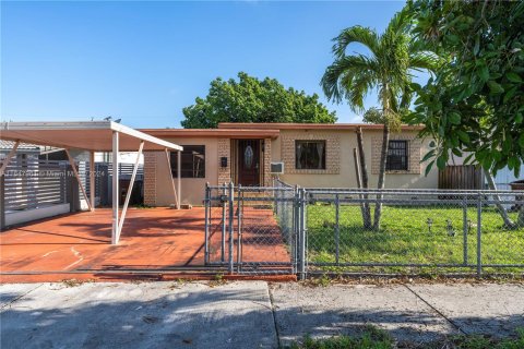 Villa ou maison à vendre à Hialeah, Floride: 2 chambres, 85.47 m2 № 1330986 - photo 4