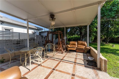 Villa ou maison à vendre à Hialeah, Floride: 2 chambres, 85.47 m2 № 1330986 - photo 22