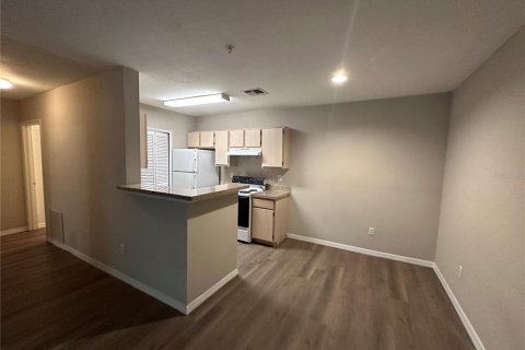 Condo in Orlando, Florida, 1 bedroom  № 1307650 - photo 11