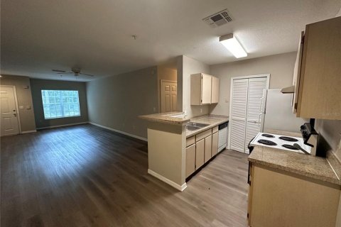 Condo in Orlando, Florida, 1 bedroom  № 1307650 - photo 10