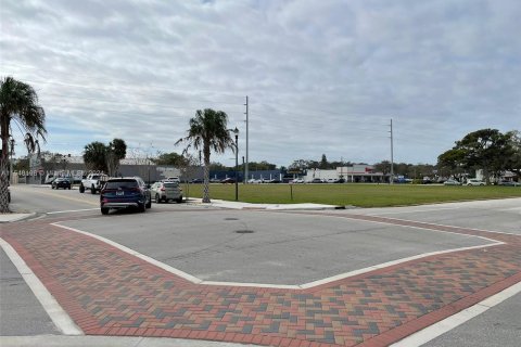 Commercial property in St. Lucie, Florida № 1033109 - photo 21