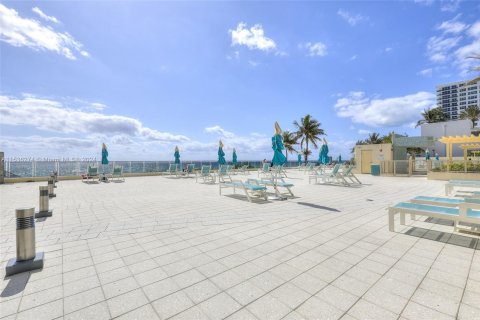 Condo in Hollywood, Florida, 1 bedroom  № 1033112 - photo 28