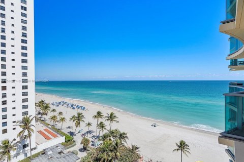 Copropriété à vendre à Hollywood, Floride: 1 chambre, 69.21 m2 № 1033112 - photo 9