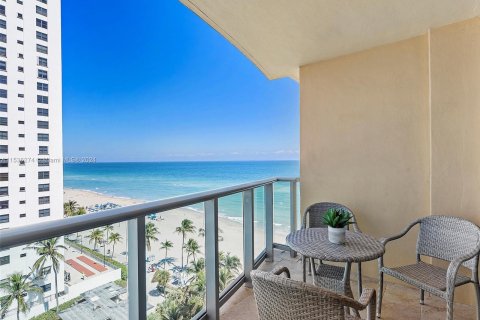 Copropriété à vendre à Hollywood, Floride: 1 chambre, 69.21 m2 № 1033112 - photo 7