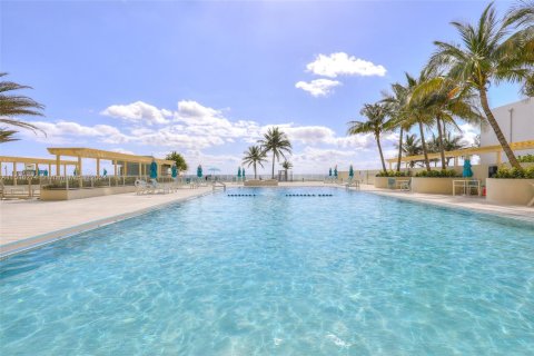 Condo in Hollywood, Florida, 1 bedroom  № 1033112 - photo 22