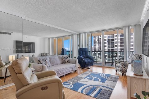 Condominio en venta en Hollywood, Florida, 1 dormitorio, 69.21 m2 № 1033112 - foto 2