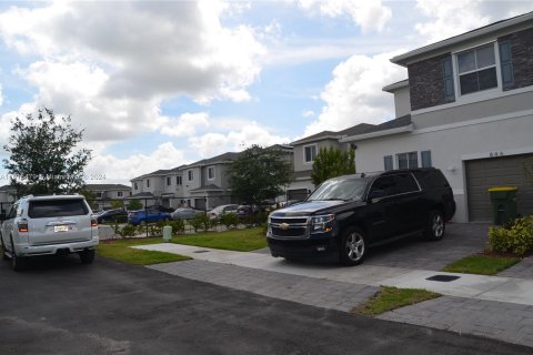 Townhouse in Homestead, Florida 4 bedrooms, 163.23 sq.m. № 1237115 - photo 2