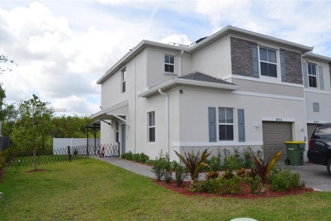 Townhouse in Homestead, Florida 4 bedrooms, 163.23 sq.m. № 1237115 - photo 4