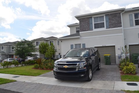 Townhouse in Homestead, Florida 4 bedrooms, 163.23 sq.m. № 1237115 - photo 1