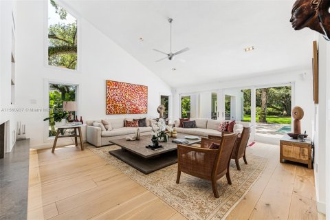 Villa ou maison à vendre à Pinecrest, Floride: 5 chambres, 469.16 m2 № 1095599 - photo 15