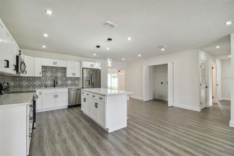 Villa ou maison à vendre à Tampa, Floride: 5 chambres, 186.92 m2 № 1381017 - photo 22