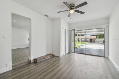 Villa ou maison à vendre à Tampa, Floride: 5 chambres, 186.92 m2 № 1381017 - photo 15