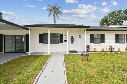 Casa en venta en Tampa, Florida, 5 dormitorios, 186.92 m2 № 1381017 - foto 5