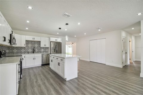 Villa ou maison à vendre à Tampa, Floride: 5 chambres, 186.92 m2 № 1381017 - photo 23