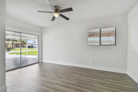 Casa en venta en Tampa, Florida, 5 dormitorios, 186.92 m2 № 1381017 - foto 13