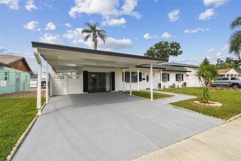 Villa ou maison à vendre à Tampa, Floride: 5 chambres, 186.92 m2 № 1381017 - photo 4