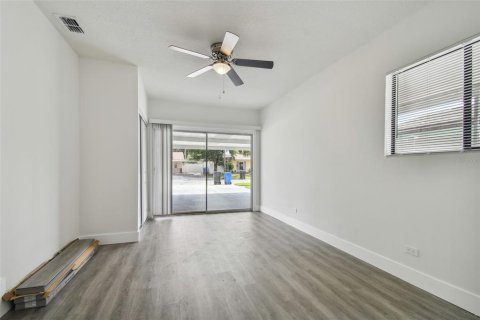 Casa en venta en Tampa, Florida, 5 dormitorios, 186.92 m2 № 1381017 - foto 14