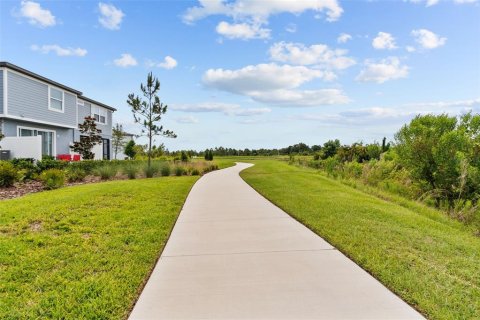 Townhouse in Wesley Chapel, Florida 3 bedrooms, 163.69 sq.m. № 1263755 - photo 4