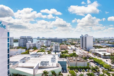 Condo in Miami Beach, Florida, 1 bedroom  № 1240877 - photo 7