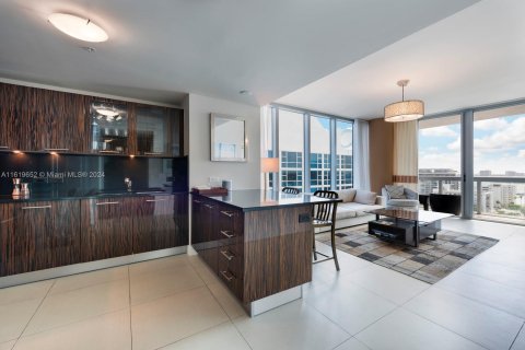 Condo in Miami Beach, Florida, 1 bedroom  № 1240877 - photo 5