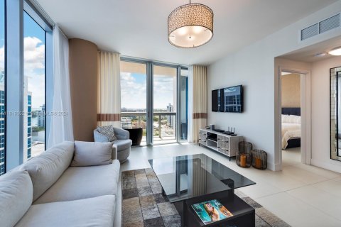 Condo in Miami Beach, Florida, 1 bedroom  № 1240877 - photo 13