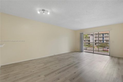 Condominio en venta en Pembroke Pines, Florida, 2 dormitorios, 93.09 m2 № 1231760 - foto 18