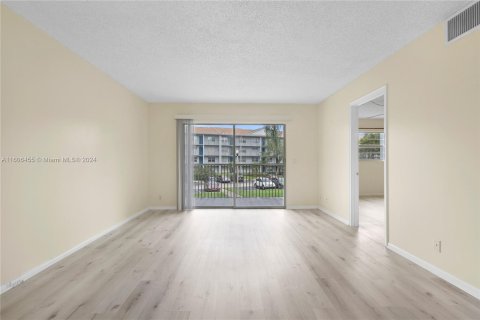 Condominio en venta en Pembroke Pines, Florida, 2 dormitorios, 93.09 m2 № 1231760 - foto 20