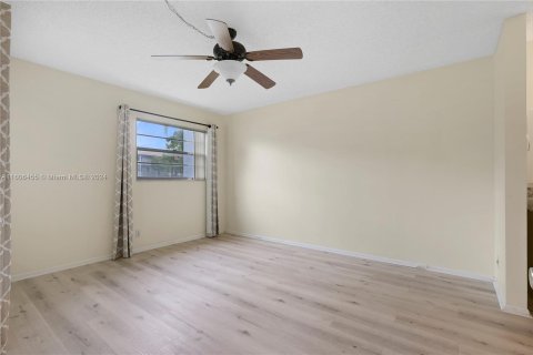 Condominio en venta en Pembroke Pines, Florida, 2 dormitorios, 93.09 m2 № 1231760 - foto 24