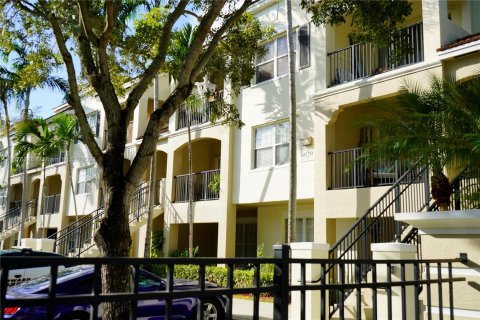 Condo in Coral Springs, Florida, 1 bedroom  № 1402714 - photo 24