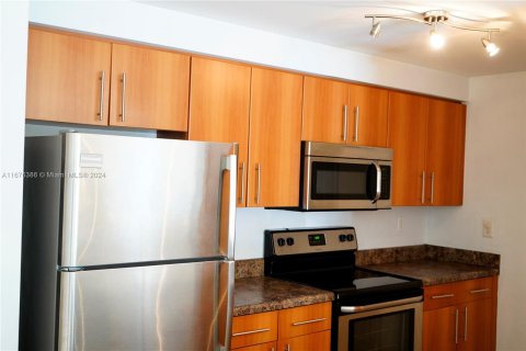 Condo in Coral Springs, Florida, 1 bedroom  № 1402714 - photo 4