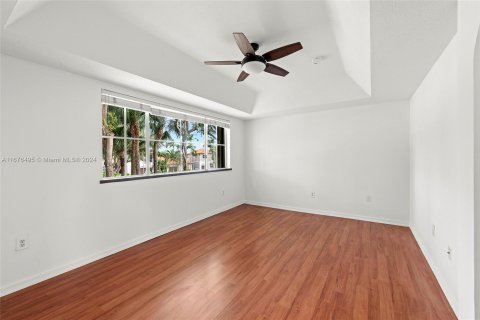 Casa en venta en Miami Lakes, Florida, 3 dormitorios, 187.2 m2 № 1402670 - foto 13