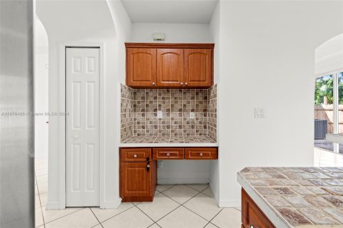 Casa en venta en Miami Lakes, Florida, 3 dormitorios, 187.2 m2 № 1402670 - foto 9