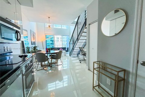 Condominio en venta en Miami, Florida, 1 dormitorio, 72.46 m2 № 1402672 - foto 4