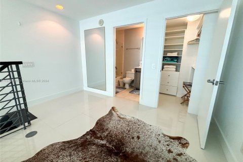 Condominio en venta en Miami, Florida, 1 dormitorio, 72.46 m2 № 1402672 - foto 13