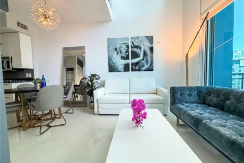 Condominio en venta en Miami, Florida, 1 dormitorio, 72.46 m2 № 1402672 - foto 3