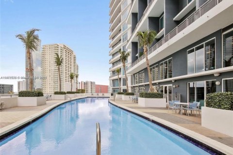 Condominio en venta en Miami, Florida, 1 dormitorio, 72.46 m2 № 1402672 - foto 16