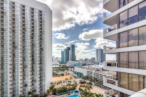 Condo in Miami, Florida, 3 bedrooms  № 1402758 - photo 27