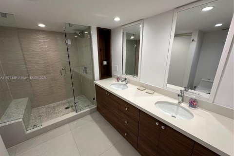 Condo in Miami, Florida, 3 bedrooms  № 1402758 - photo 17